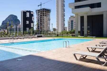 Apartamento De 3 Dormitorios Piscina Y Parking Calp Exterior foto