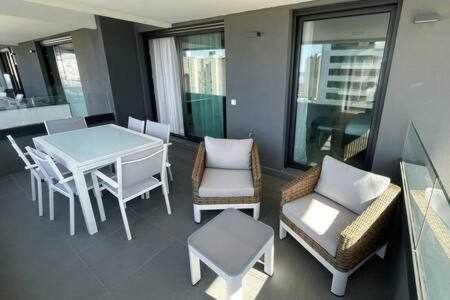 Apartamento De 3 Dormitorios Piscina Y Parking Calp Exterior foto